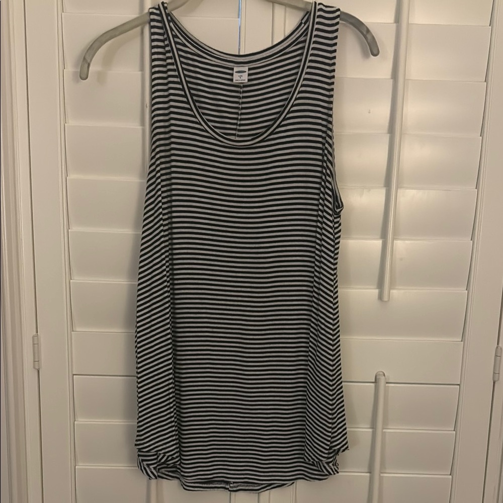Old Navy Black and White Ribbed Tank Top